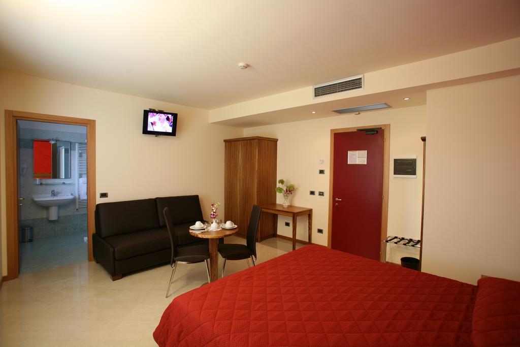 Hotel 5 Vie Almenno San Salvatore Zimmer foto