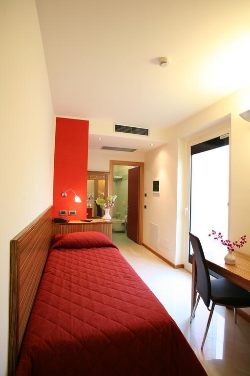 Hotel 5 Vie Almenno San Salvatore Zimmer foto